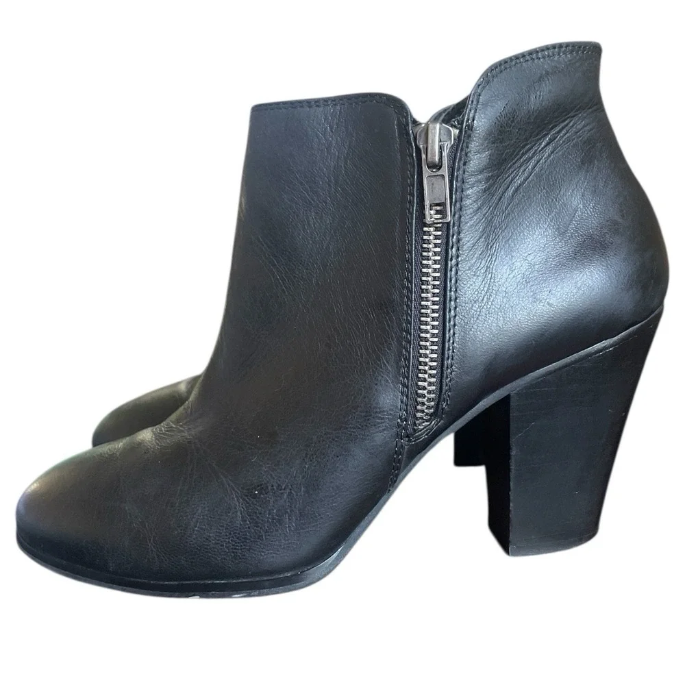Sole Society 'So Chelsea' Black Leather Booties, Women's Size 8.5 - Picture 2 of 9